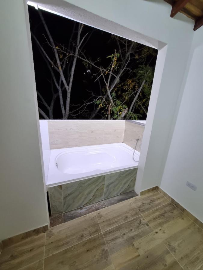 Hotel Antonella Plaza Pinchote エクステリア 写真