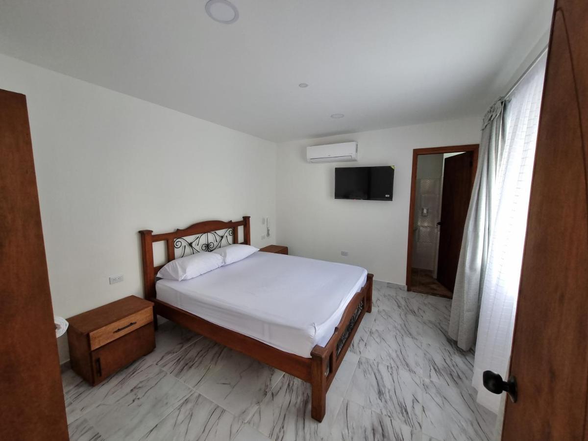 Hotel Antonella Plaza Pinchote エクステリア 写真